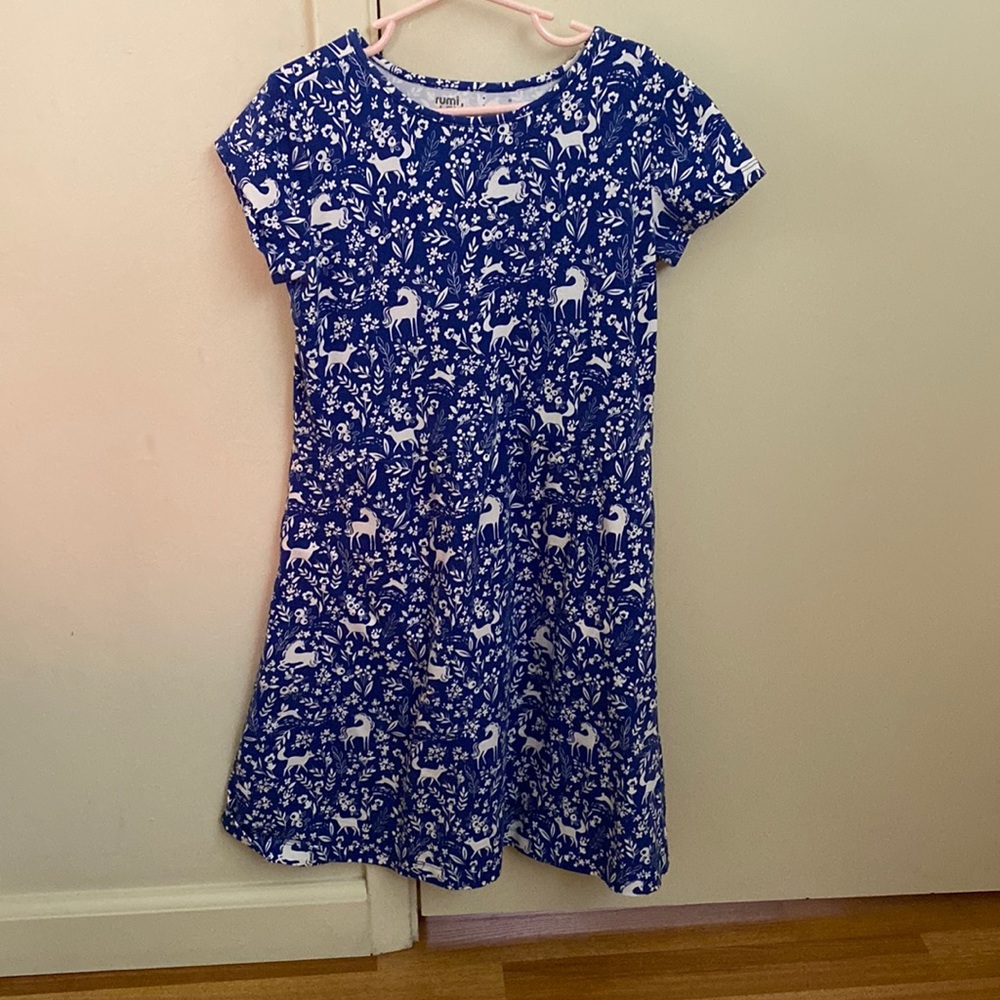 🐰🐇🐎😍 Fun dress, very comfortable with Pockets 😊 size 8-10